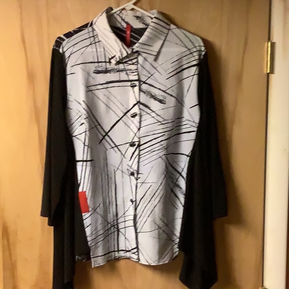 Black and White Geometric Blouse